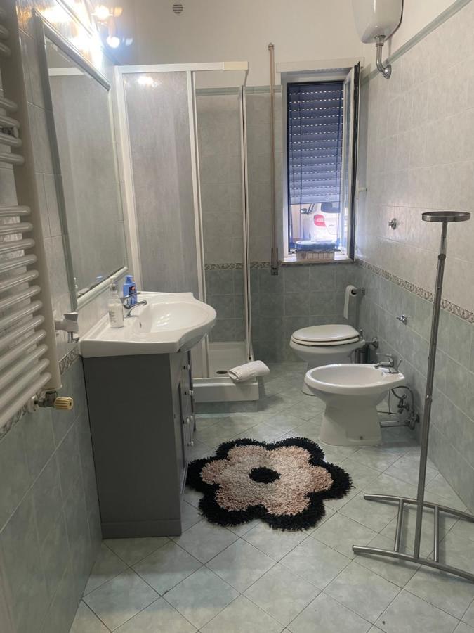 Airport Apartment Alloggio Turistico T&C Фиумичино Екстериор снимка