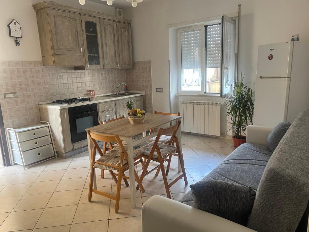 Airport Apartment Alloggio Turistico T&C Фиумичино Екстериор снимка