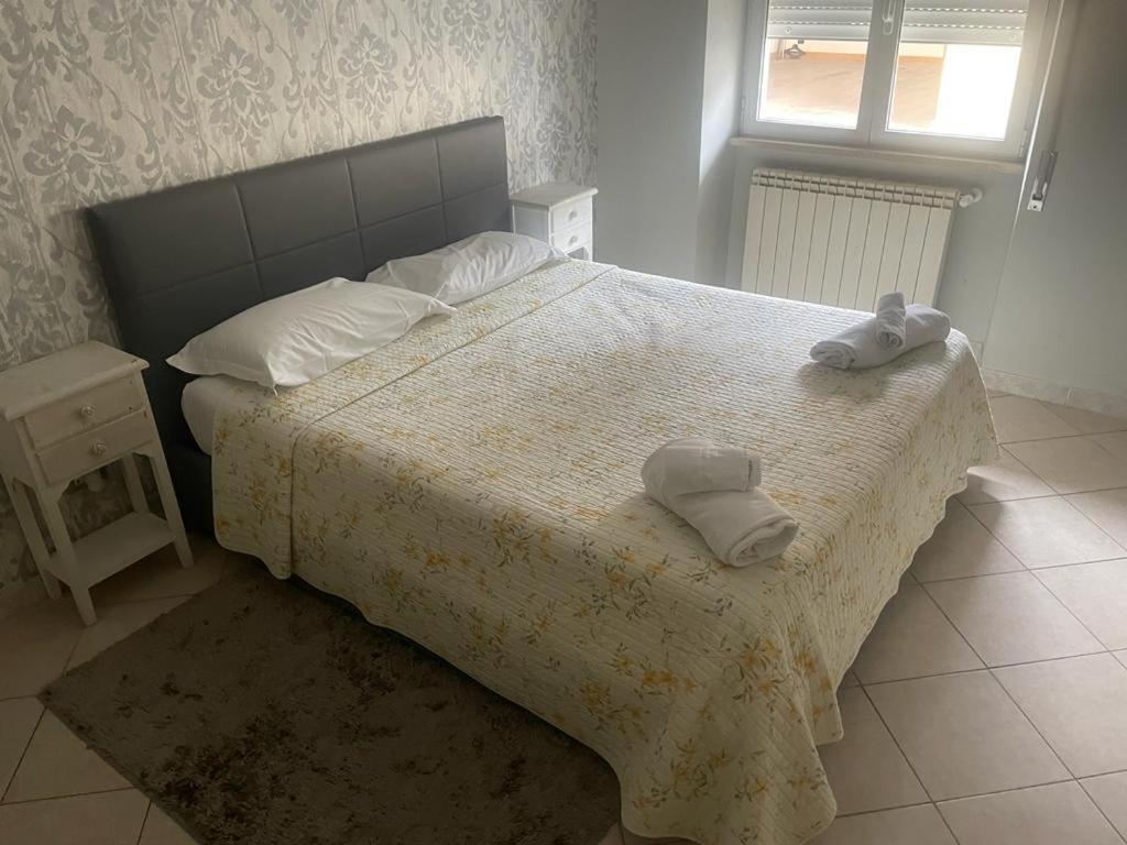 Airport Apartment Alloggio Turistico T&C Фиумичино Екстериор снимка